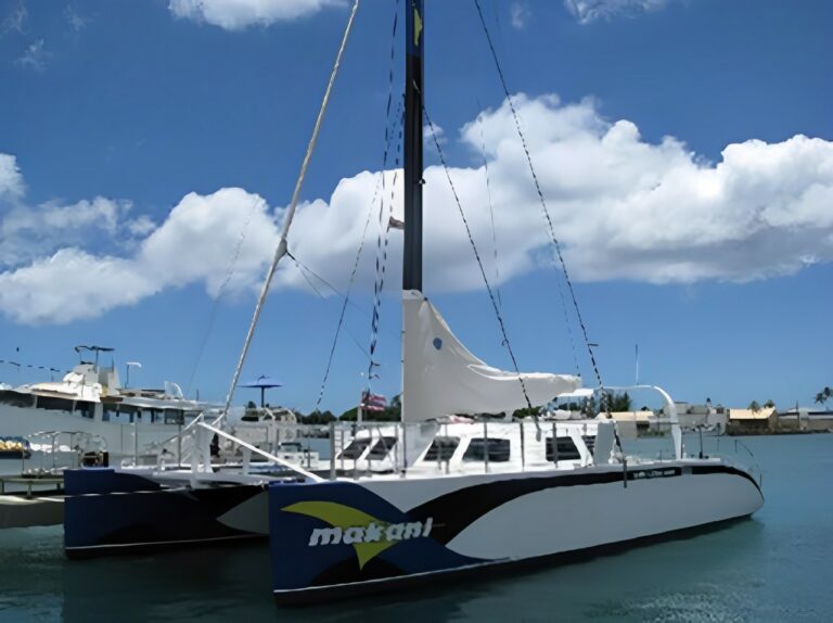 Makani yacht boat